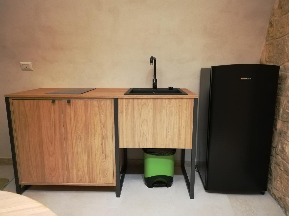 Locus Pendinelli Trani Bed & Breakfast ภายนอก รูปภาพ
