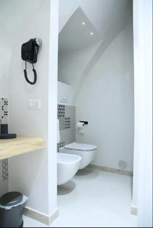 Locus Pendinelli Trani Bed & Breakfast ภายนอก รูปภาพ