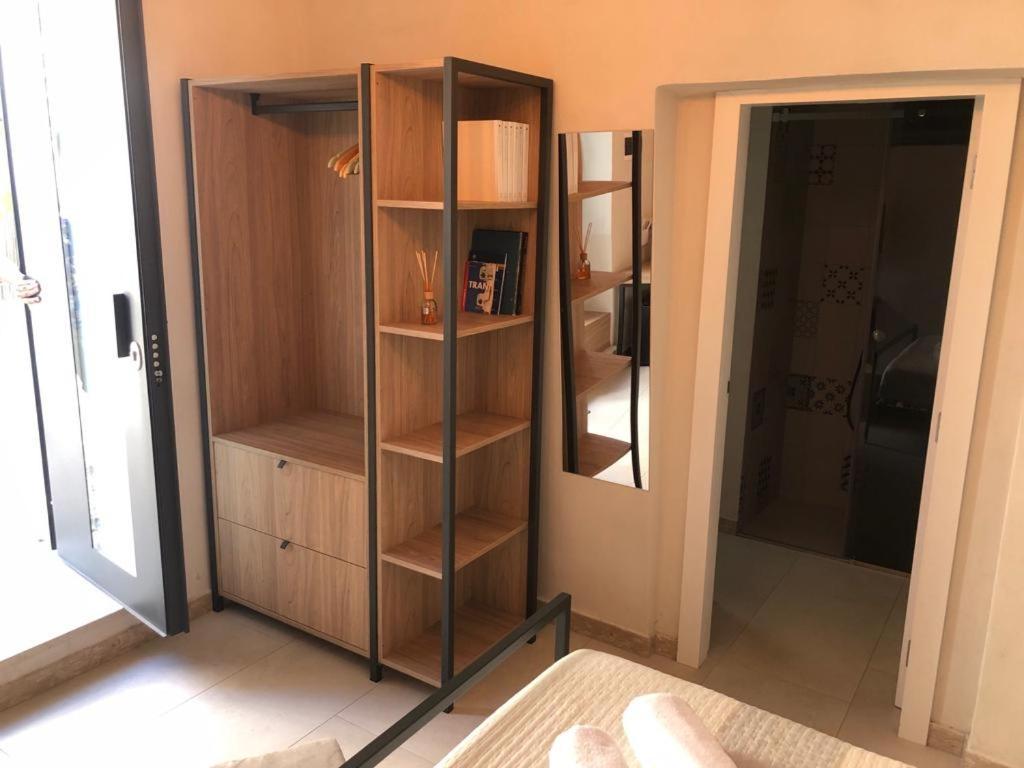 Locus Pendinelli Trani Bed & Breakfast ภายนอก รูปภาพ