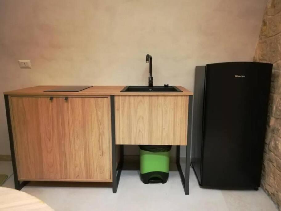 Locus Pendinelli Trani Bed & Breakfast ภายนอก รูปภาพ